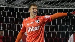 Lucas Perri volta aos treinamentos. Rubens Chiri / saopaulofc.net / Divulgação