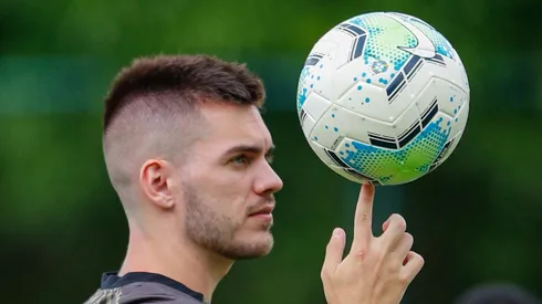 Nathan durante treinamento no Galo — Foto: Pedro Souza / Atlético