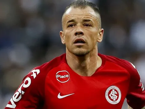 Abel "ignora" opções de Coudet e faz alterações no Inter