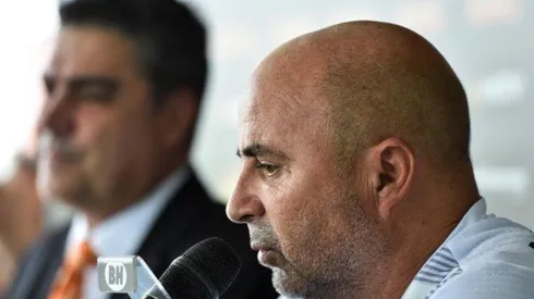 Depois de semana polêmica, Sampaoli recebe aceno dos 4 mecenas do Atlético para estender contrato