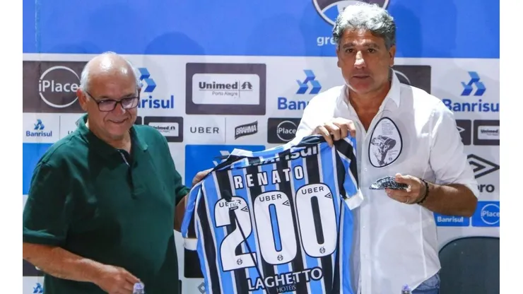 Romildo tem bastante consideração pelo treinador - Foto: Lucas Uebel/Grêmio.