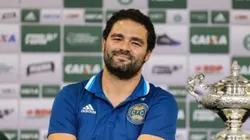 Após volta de Muniz para o Flamengo, Samir Namur não perde tempo e contrata atacante colombiano