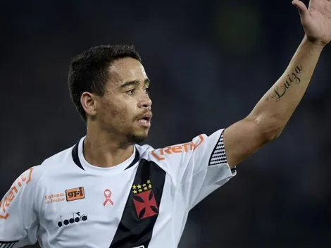 Pikachu ganha moral nos bastidores do Vasco