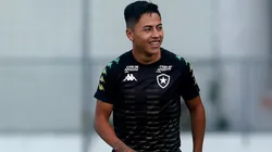 Lecaros fica próximo de retorno. Vitor Silva/Botafogo