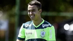 Para a vaga de Thiago Maia, Flamengo tenta meio-campista que anulou Galhardo na Copa do Brasil; Zé Ricardo é indicação de Ceni