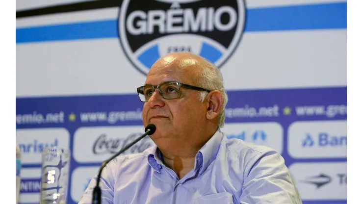 Romildo deixou claro seu seria sua escalação dos sonhos - Foto: Lucas Uebel/Grêmio.