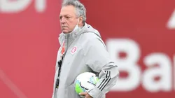 "Não tem tática e nem estratégia"; declaração de Abel em coletiva irrita colorados