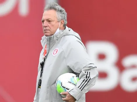 "Não tem tática e nem estratégia"; declaração de Abel em coletiva irrita colorados