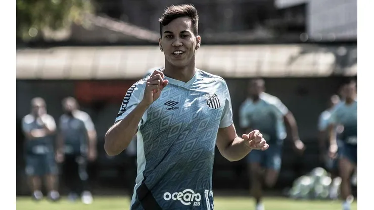 Kaio Jorge se empolga e faz comparação com Firmino