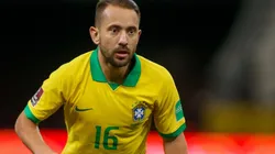 Everton Ribeiro atua por 90 minutos na seleção e atitude de Tite irrita Nação