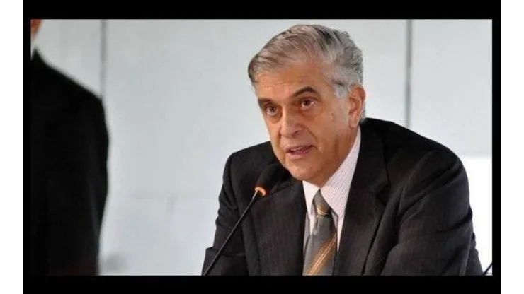 Petraglia pode negociar um meio-campista. Divulgação