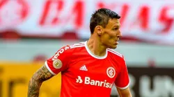 Volante ainda não convenceu no Colorado — Foto: Getty Images