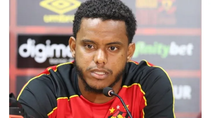 Rithely se despede do Sport em suas redes sociais