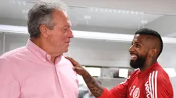 Abel ousa em escalação e promove Rodinei ao time titular