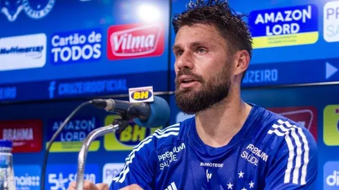 Chamado de louco, Sobis assume missão: