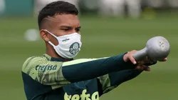 Onda de COVID-19 acerta em cheio o Palmeiras: Gabriel Veron é 7º atleta afastado pela doença