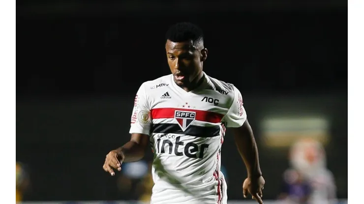 Luan com a camisa do São Paulo — Foto: Getty Images