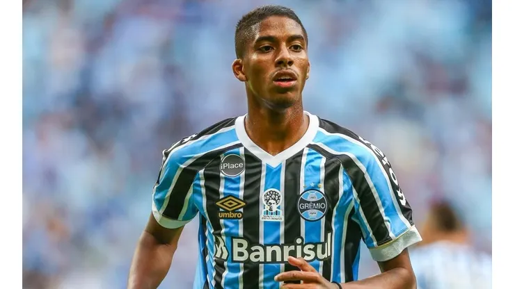 Meia vem se destacando com a camisa 10 - Foto: Lucas Uebel/Grêmio.
