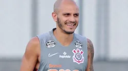 Fábio Santos volta ao time contra o Grêmio - Foto: Rodrigo Coca/Corinthians.