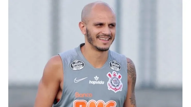 Fábio Santos volta ao time contra o Grêmio - Foto: Rodrigo Coca/Corinthians.