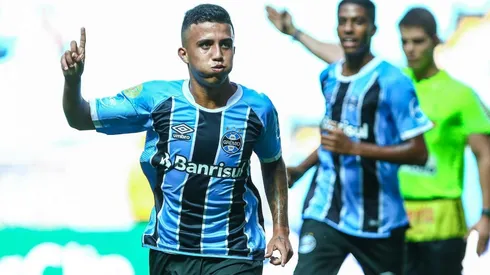 Matheus Henrique é titular absoluto com Renato - Foto: Lucas Uebel/Grêmio.