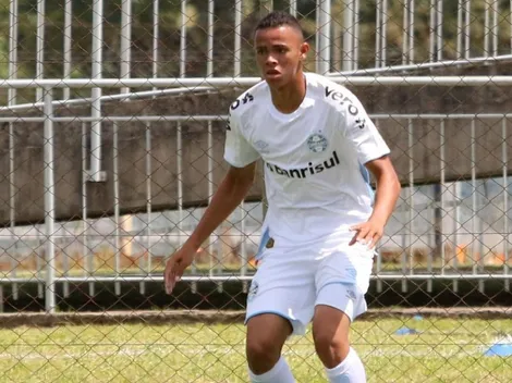 Sem Orejuela, Grêmio convoca lateral de 19 anos para treinos