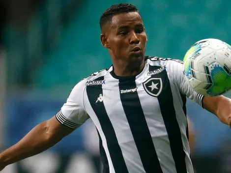 Éber Bessa ganha vaga no Botafogo, que tem novidades no banco
