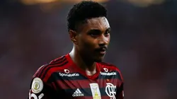 Com Diego Alves de volta e Vitinho no ataque, Ceni esboça escalação do Flamengo