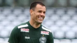 Wilson renovou com o Coritiba. Divulgação/Coritiba
