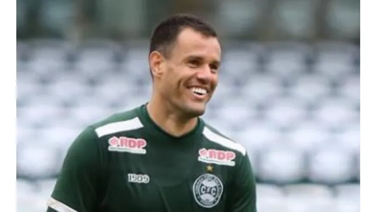 Wilson renovou com o Coritiba. Divulgação/Coritiba