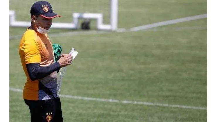 Jair Ventura define o time do Sport para enfrentar o Vasco