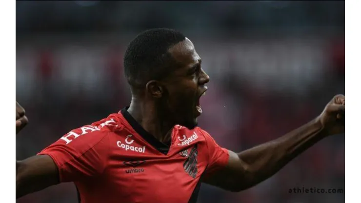 Carlos vem tendo boas atuações. Divulgação/Athletico