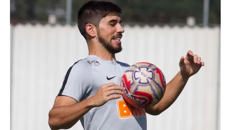 Uruguaio pode ser titular em nova posição - Foto: Daniel Augusto Jr/Corinthians.