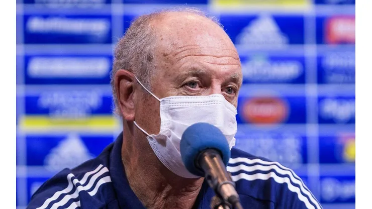 Felipão durante coletiva na Raposa — Foto: Gustavo Aleixo/Cruzeiro