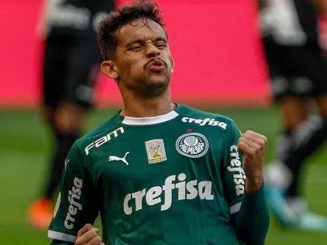 Scarpa deslocado e 3 zagueiros: Abel acena Palmeiras versátil