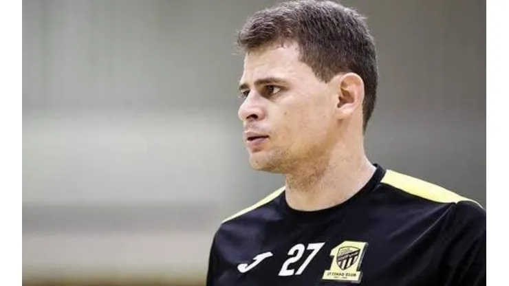 Botafogo fura concorrência e acerta detalhes para trazer volante Jonas