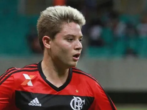 Adryan fica irritado com torcedor do Flamengo e ‘pega pilha’ na web