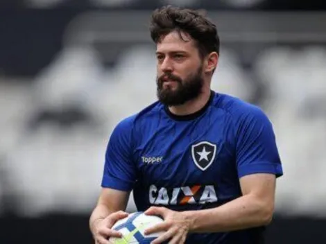 Botafogo detalha possível retorno de João Paulo