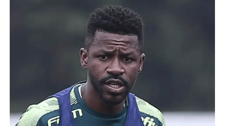 Palmeiras marca reunião neste sábado para rescindir com Ramires