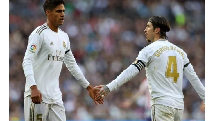 Ramos negocia permanência e Varane está em má fase nos Blancos - Foto: Getty Images.