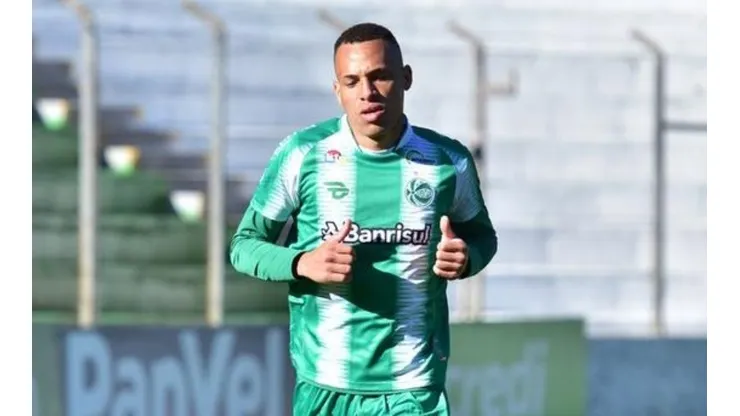 Breno Lopes chega para reforçar o ataque alviverde.Arthur Dallegrave/E.C.Juventude