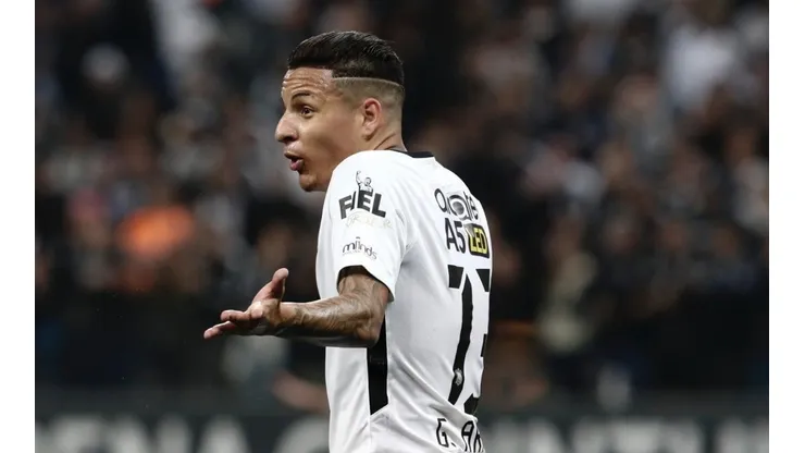 Lateral esteve próximo de vestir novamente a camisa do Timão — Foto: Getty Images