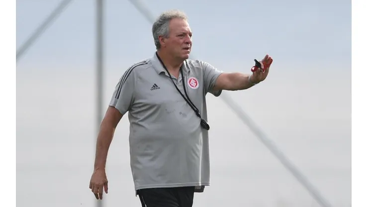 Após único treino, Abel Braga define a primeira escalação em volta ao Inter