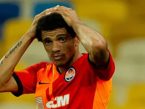 Taison se intromete e alfineta Inter por saída de Coudet