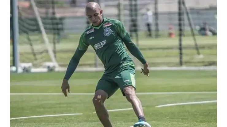 William Matheus: volta ao time (Foto: Divulgação/Coritiba)