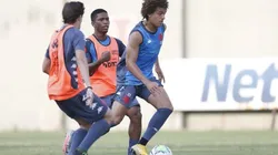 Neto Borges fez pênalti infantil em Lucas Lima - Foto: Rafael Ribeiro/Vasco.