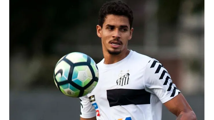 Veríssimo está em alta no mercado - Foto: Ivan Storti/Santos FC.