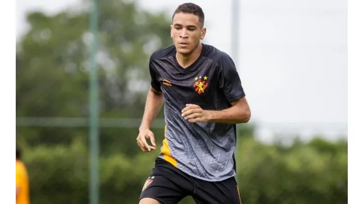 Elias está de saída para o Botafogo-PB. Foto: Anderson Stevens / Sport Club do Recife
