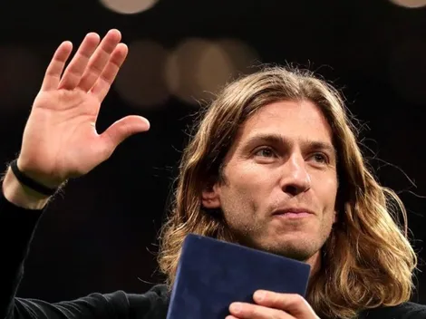 Filipe Luís usa da experiência para tentar resolver situação incômoda no Fla