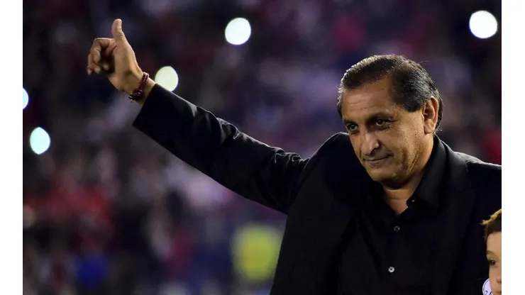 Ramón Diáz acertou com o Glorioso para substituir Lazaroni - Foto: Getty Images.